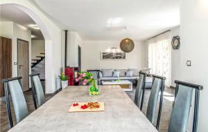 Amazing Home In Labin With Wifi