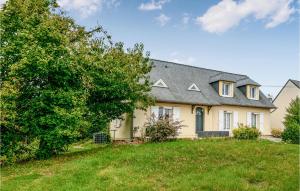 Maisons de vacances Gorgeous Home In Joue Les Tours : photos des chambres