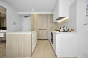 The Atrium Glen Waverley with Pool Gym Parking