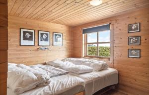 Stunning Home In Vinderup With Kitchen