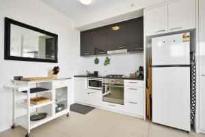 Coburg Loft - Modern 1 Bed Apartment