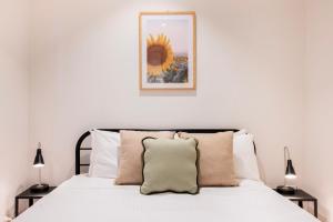 Latrobe Gem Apartment with Car Park and Huge Deck