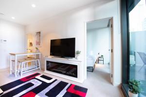 Latrobe Gem Apartment with Car Park and Huge Deck