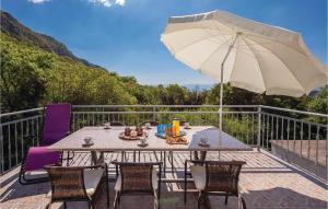 Stunning Apartment In Bribir With Kitchen 
