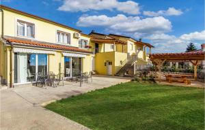 4 Bedroom Cozy Home In Opatija