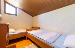 Nice Apartment In Susnjar Ii, Krusevo