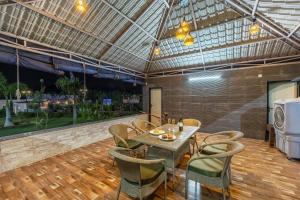 ELIVAAS 5 BHK With Pvt Pool & Garden - Zenora