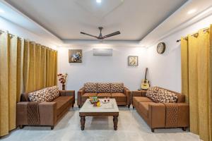 ELIVAAS 5 BHK With Pvt Pool & Garden - Zenora