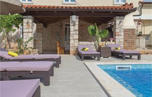 Gorgeous Home In Peruski With Wifi