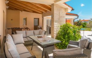 Amazing Home In Vodnjan With Sauna