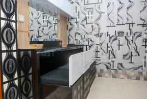 New and Spacious 2BR at Maple Park Apartment By Travelio