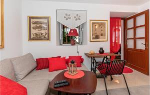 Gorgeous Apartment In Blace With Wifi 