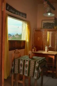 KATANUNA Hostal - Ovara