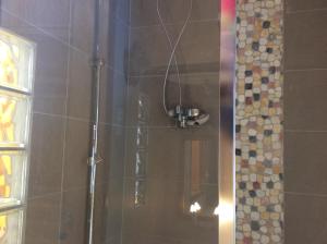 Maison avec piscine couverte 8 chambres 22 personnes au coeur de la nature