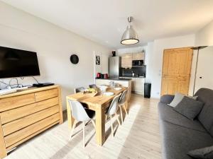 Appartements Residence Le Hameau Des Rennes - T2 DANS UNE RESIDENCE AVEC PISCINE MAE-8831 : photos des chambres