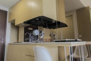 Comfort Minimalist Studio at Parkland Avenue Apartment By Travelio