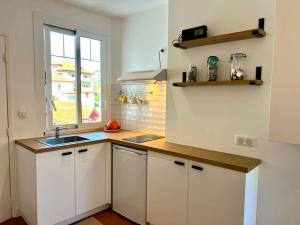 Appartements Studio lumineux a 100m de la plage ! : photos des chambres