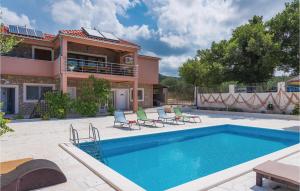 Four-Bedroom Holiday Home In Tribunj