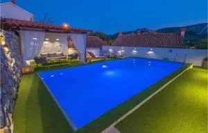 Gorgeous Home In Tribalj With Kitchen - Drivenik