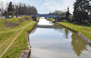 Maisons de vacances Gorgeous Home In Briare With Sauna : photos des chambres