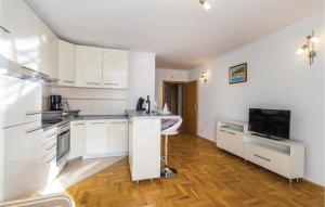 Stunning Apartment In Moscenicka Draga 