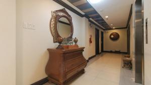 RedDoorz Plus New Era Budget Hotel Mabolo former RedDoorz near Landers Superstore Cebu City
