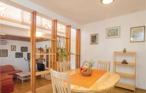 Three-Bedroom Apartment In Vela Luka