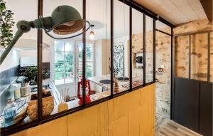 Stunning Home In Frossay With Wifi