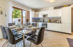 Beautiful Home In Banjole With Kitchen