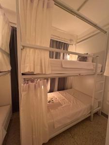 Twenty Two Place Hostel - Sukhumvit 22