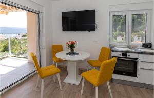 2 Bedroom Amazing Apartment In Klek