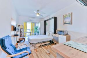 LE FESTIF splendide studio avec loggia au Carré dOr