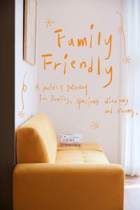 Hongik Univ Station Wave Family Suite #2