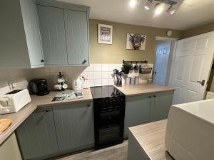 Llanidloes Townhouse-pet-friendly-sleeps 6-Mid Wales