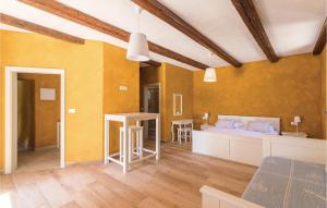 Nine-Bedroom Holiday Home In Bokordici