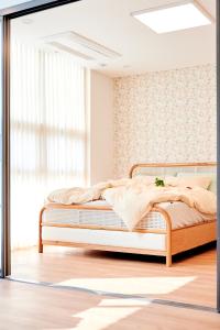 Hongik Univ Station Wave Family Suite #4