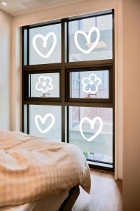 Hongik Univ Station Wave Family Suite #4