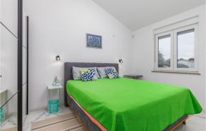 4 Bedroom Cozy Home In Betiga