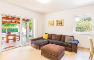 4 Bedroom Amazing Home In Vinjani Donji 