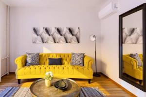 Bright Charming Modern 3BD2Bath Balcony! #367