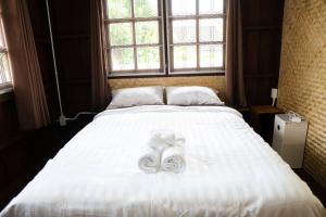 Home in Tambon Hai Ya, 4 minutes walk to Old City by NNTH Home cnx