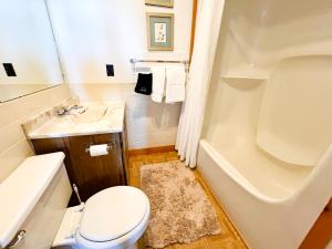 Stemwinder 10 EZ Slope Side Amazing Location Powder Monkey Lift