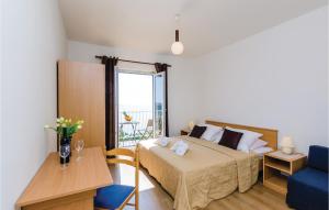 Amazing Apartment In Plat With Wifi 