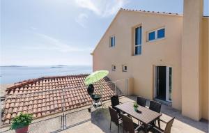Amazing Apartment In Plat With Wifi 