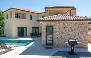 Amazing Home In Bartici With Wifi