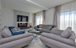 4 Bedroom Amazing Home In Imotski 