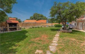 Stunning Home In Siritovci With Wifi