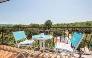 6 Bedroom Pet Friendly Home In Zmijavci 