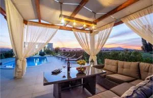 Amazing Home In Otok Dalmatinski - Glavice