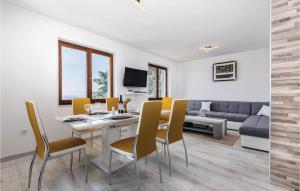 Stunning Home In Smokvica